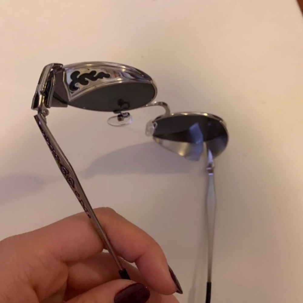 CIRCLE RIM SUNGLASSES WITH ENGRAVINGS - Picture 5 of 7